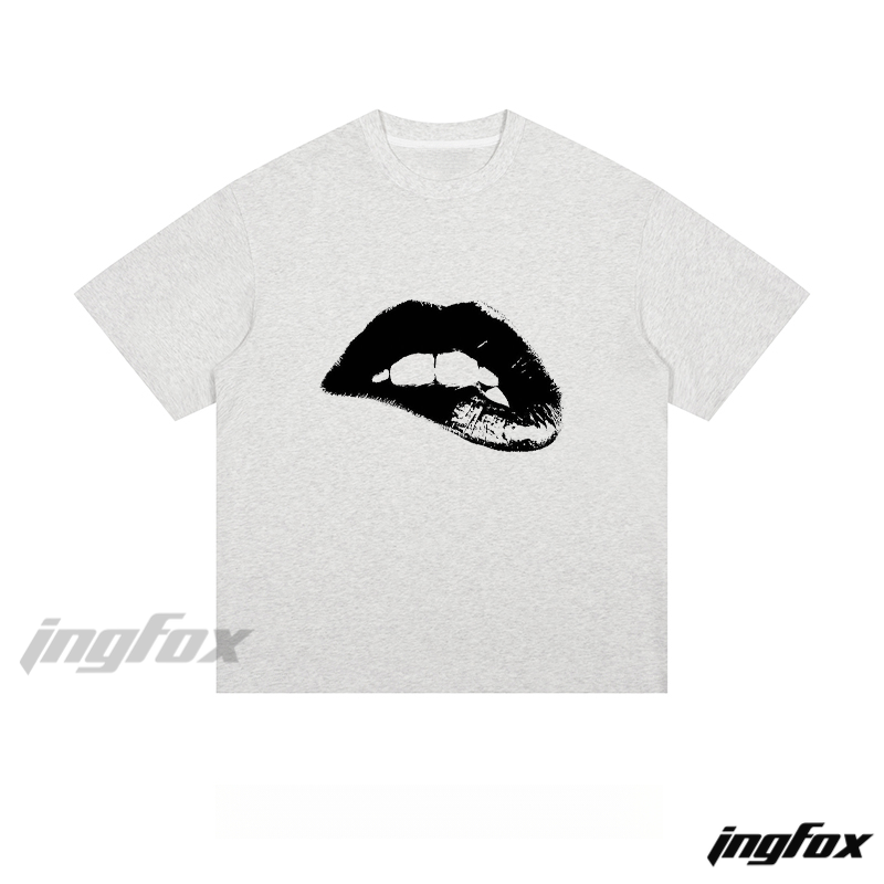 Lips Graphic - Loose Fit Short Sleeve T-Shirt