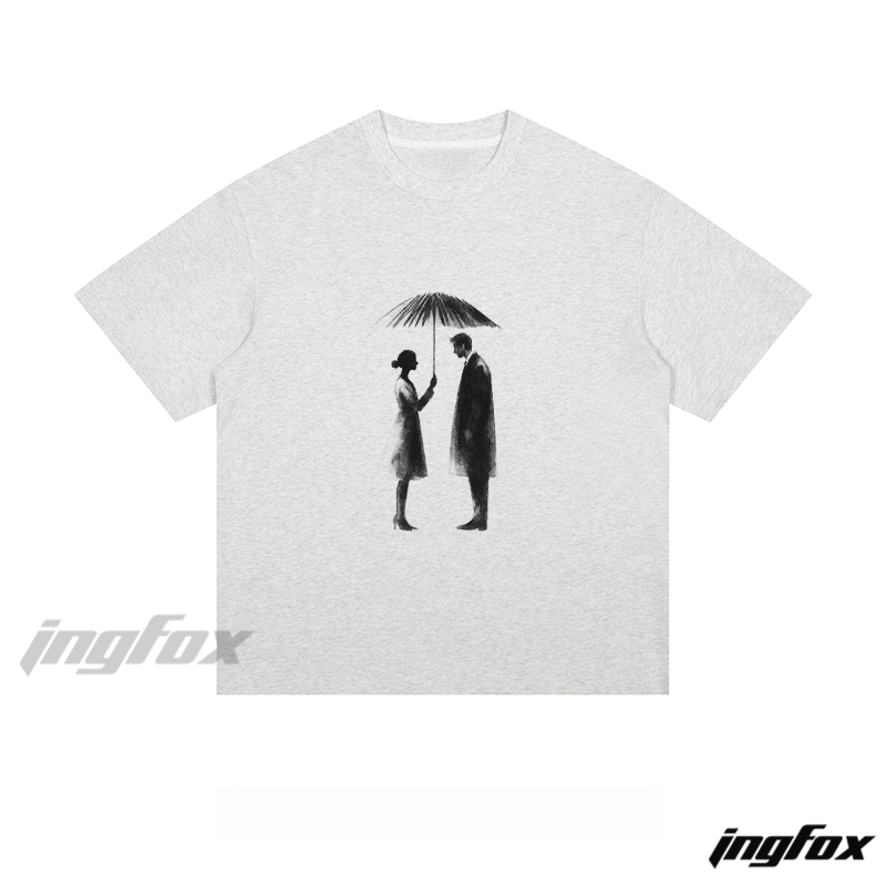 Umbrella Couple Silhouette - Loose Fit Short Sleeve T-Shirt