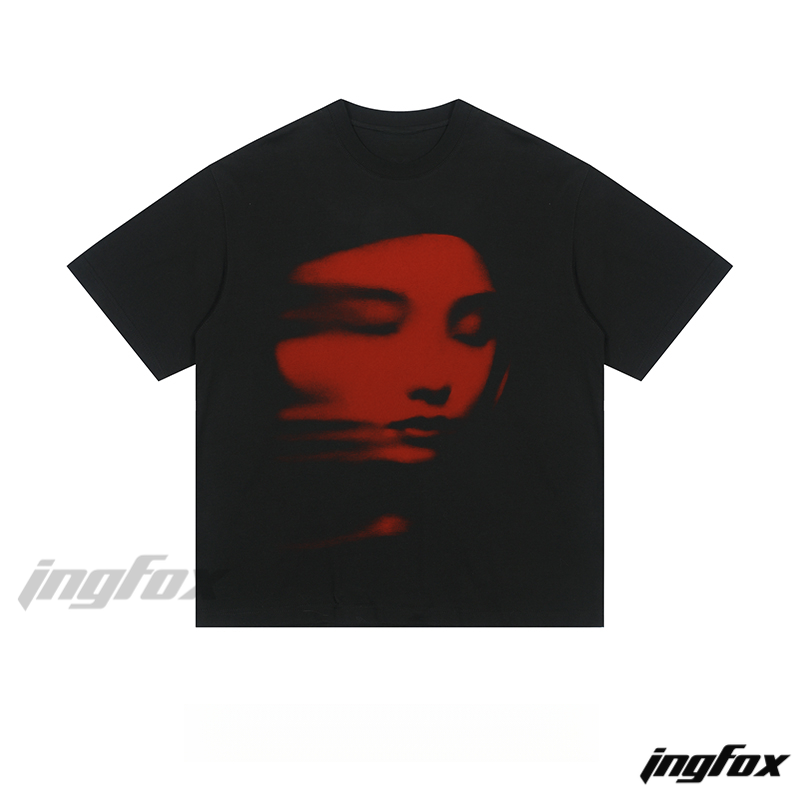 Red Blurred Portrait - Loose Fit Short Sleeve T - Shirt