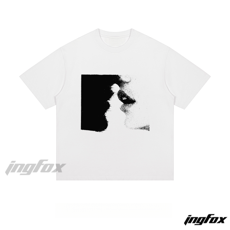 Abstract Lips Silhouette - Loose Fit Short Sleeve T-Shirt