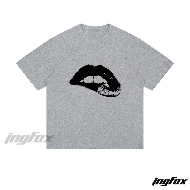 Lips Graphic - Loose Fit Short Sleeve T-Shirt